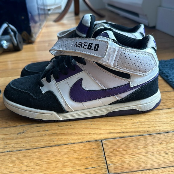 Nike 6.0 high top. Youth 5.5 - Picture 2 of 5